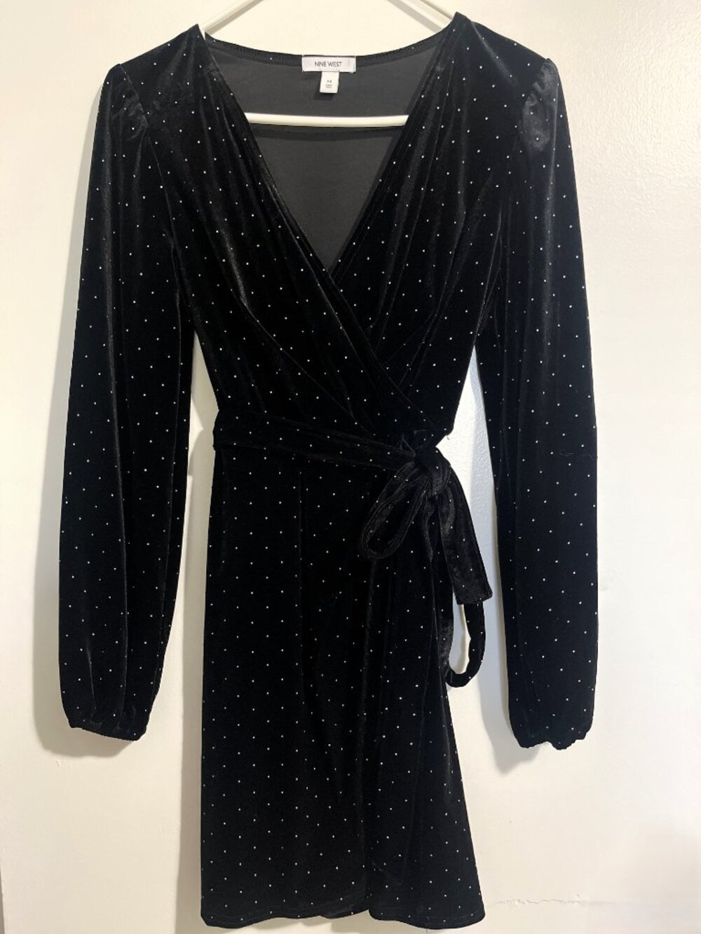Nine West Black Velvet Long Sleeve Wrap Cocktail Party Dress Silver Accent